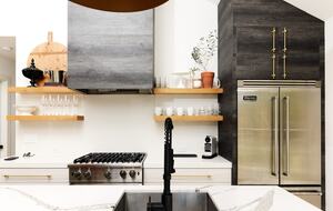 Elegant Napa Getaway with Poolside Views and Wine Country Charm - Napa, California