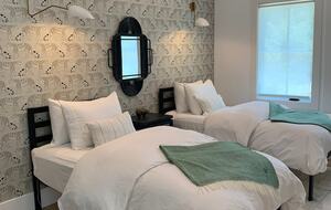 Elegant Napa Getaway with Poolside Views and Wine Country Charm - Napa, California