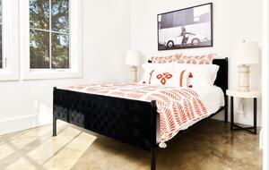 Elegant Napa Getaway with Poolside Views and Wine Country Charm - Napa, California