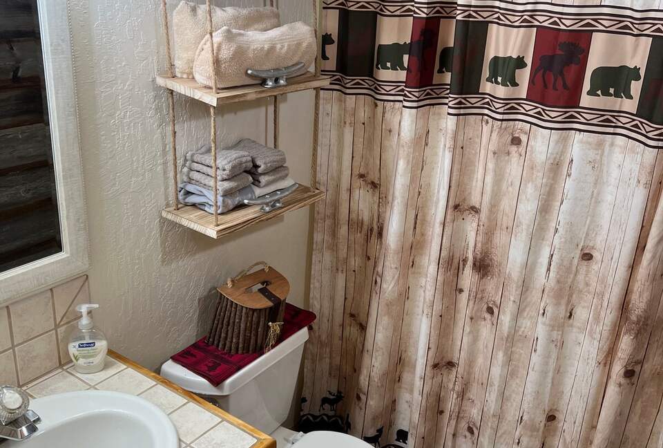 Bass Lake Escape | A Cozy Retreat Near Yosemite - Bass Lake, California