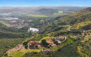 Serene Hillside Haven with Private Theater - Escondido, California