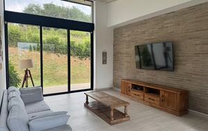 Exquisite Modern Villa with Panoramic Lake Views - Calima, Colombia