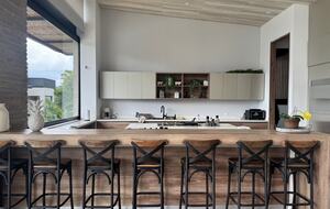 Exquisite Modern Villa with Panoramic Lake Views - Calima, Colombia