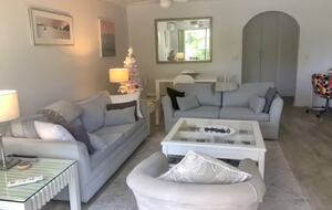 Charming Beachside Apartment in the Heart of Main Beach - Gold Coast, Australia