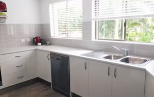 Charming Beachside Apartment in the Heart of Main Beach - Gold Coast, Australia