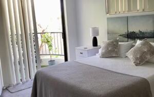 Charming Beachside Apartment in the Heart of Main Beach - Gold Coast, Australia