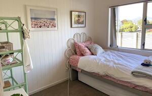 Charming Coastal Retreat in Whangamatā - Whangamatā, New Zealand