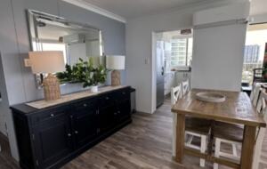 Main Beach Retreat | Stylish Apartment with Panoramic Ocean Views - Gold Coast, Australia