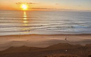Main Beach Retreat | Stylish Apartment with Panoramic Ocean Views - Gold Coast, Australia