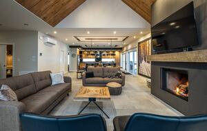Mountain Golf Retreat: 5-Bedroom near Tremblant Ski Resort - Mont-Tremblant, Canada