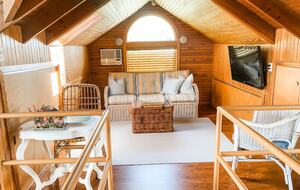 A Bayfront Ocean Beach Retreat - Ocean Beach, New York