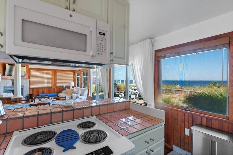 A Bayfront Ocean Beach Retreat - Ocean Beach, New York