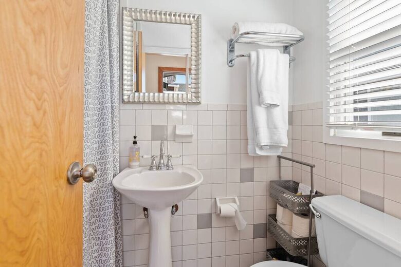 A Bayfront Ocean Beach Retreat - Ocean Beach, New York