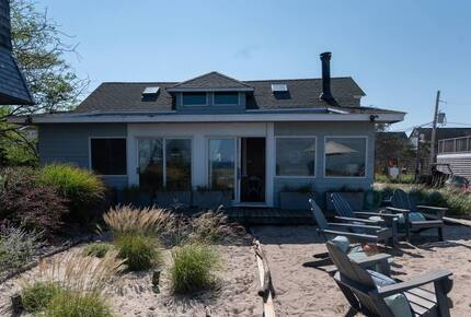 A Bayfront Ocean Beach Retreat - Ocean Beach, New York