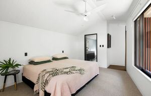 Secluded Oasis of Coastal Luxury Overlooking Bilgola Beach - Bilgola Beach, Australia