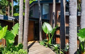 Secluded Oasis of Coastal Luxury Overlooking Bilgola Beach - Bilgola Beach, Australia