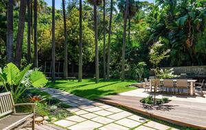 Secluded Oasis of Coastal Luxury Overlooking Bilgola Beach - Bilgola Beach, Australia