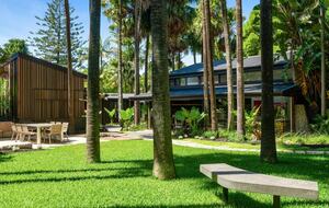 Secluded Oasis of Coastal Luxury Overlooking Bilgola Beach - Bilgola Beach, Australia