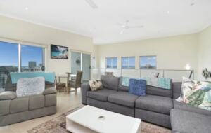 Skyline Serenity | A Two-Story Penthouse with Breathtaking Views - Darwin, Australia