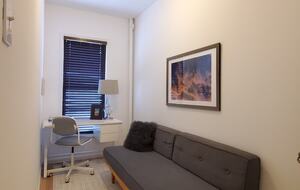 Light-Filled Brooklyn Flat with Artistic Flair - Brooklyn, New York