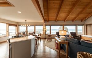 Beachfront Escape Overlooking Haystack Rock - Cannon Beach, Oregon