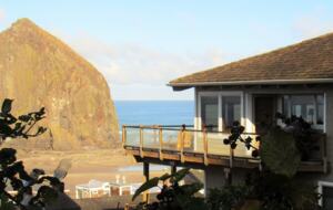 Beachfront Escape Overlooking Haystack Rock - Cannon Beach, Oregon