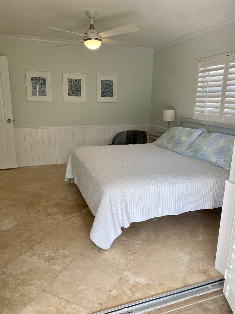 Heated Saltwater Pool Cottage Near Vanderbilt Beach - Naples, Florida