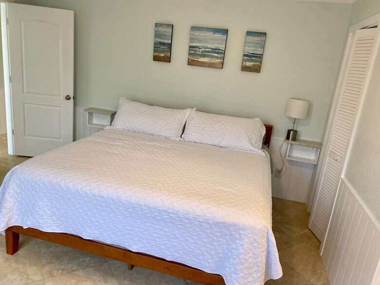 2nd master king en suite bathroom and shower