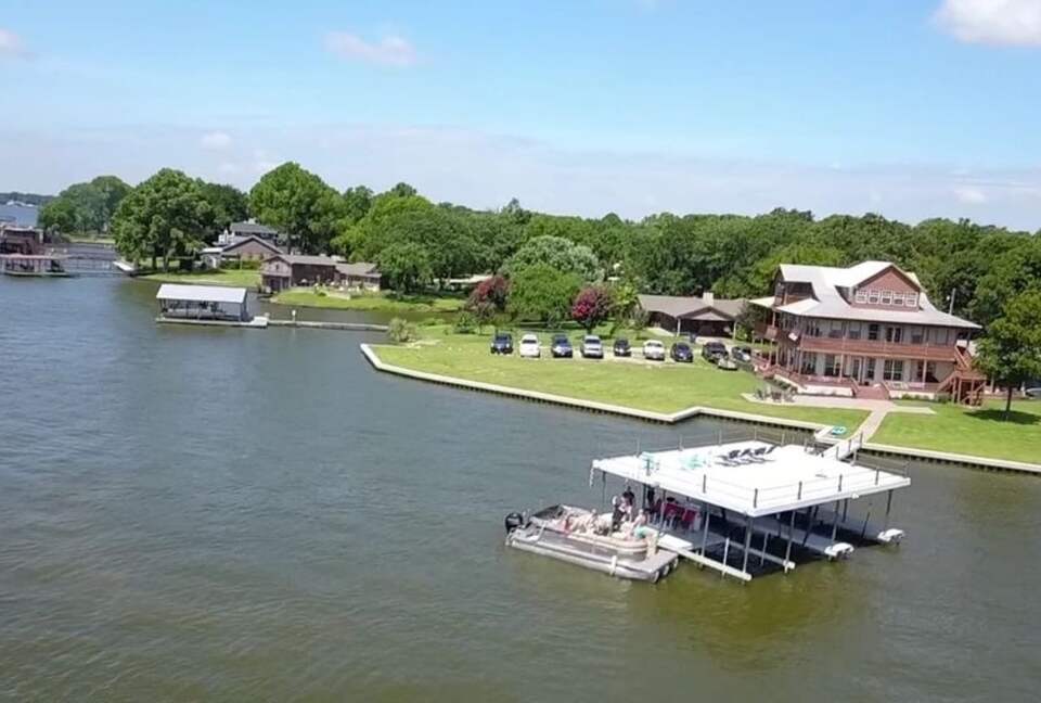 Sprawling Waterfront Haven with Private Dock & Boat Rental Option - Gun Barrel City, Texas