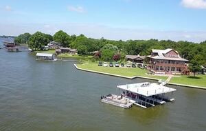 Sprawling Waterfront Haven with Private Dock & Boat Rental Option - Gun Barrel City, Texas