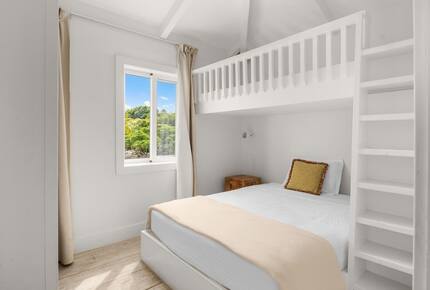 Guest room with queen and twin bunk