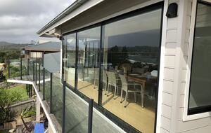 Walkway joining the two decks