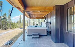 Exquisite Breckenridge Retreat with Panoramic Views - Breckenridge, Colorado