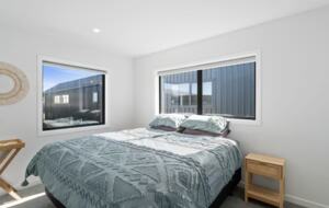 A Modern Wānaka Retreat - Wānaka, New Zealand