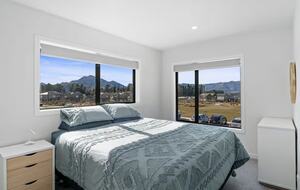 A Modern Wānaka Retreat - Wānaka, New Zealand