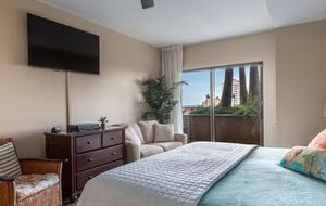 Spacious Condo with Exclusive Beach Access - Panama City Beach, Florida