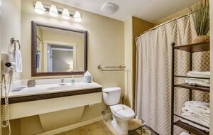 Spacious Condo with Exclusive Beach Access - Panama City Beach, Florida