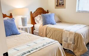 Charming Waterfront Retreat Near Bonita Beach - Bonita Springs, Florida