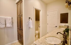 A Stylish Retreat in Austin’s Prime Neighborhood - Austin, Texas