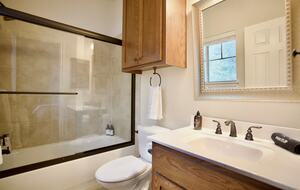 A Stylish Retreat in Austin’s Prime Neighborhood - Austin, Texas