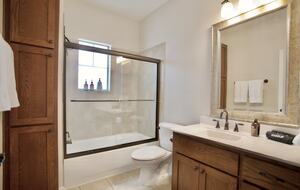 A Stylish Retreat in Austin’s Prime Neighborhood - Austin, Texas