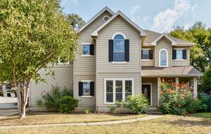 A Stylish Retreat in Austin’s Prime Neighborhood - Austin, Texas