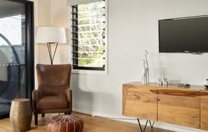 Stylish Two-Level Escape with Stunning Ocean Vistas - Woolgoolga, Australia