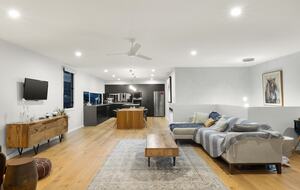 Stylish Two-Level Escape with Stunning Ocean Vistas - Woolgoolga, Australia