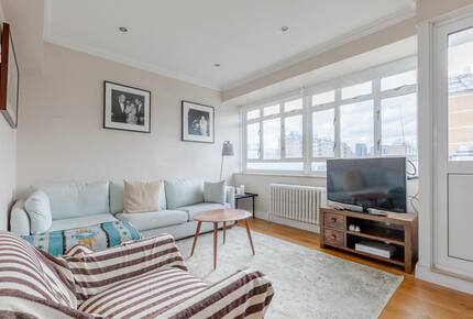 Thameside 2BD Apartment - London, United Kingdom