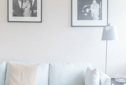 Thameside 2BD Apartment - London, United Kingdom