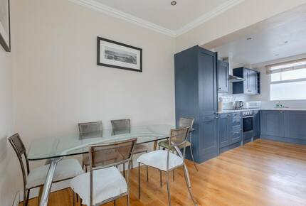 Thameside 2BD Apartment - London, United Kingdom