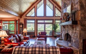 Alpine-Inspired Retreat with Panoramic Mountain Views - Tuckasegee, North Carolina
