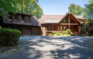 Alpine-Inspired Retreat with Panoramic Mountain Views - Tuckasegee, North Carolina