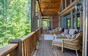 Alpine-Inspired Retreat with Panoramic Mountain Views - Tuckasegee, North Carolina